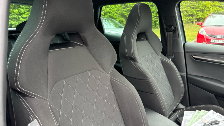 Skoda Karoq 2.0 TDI Sport Line 4x4 5dr Diesel Estate